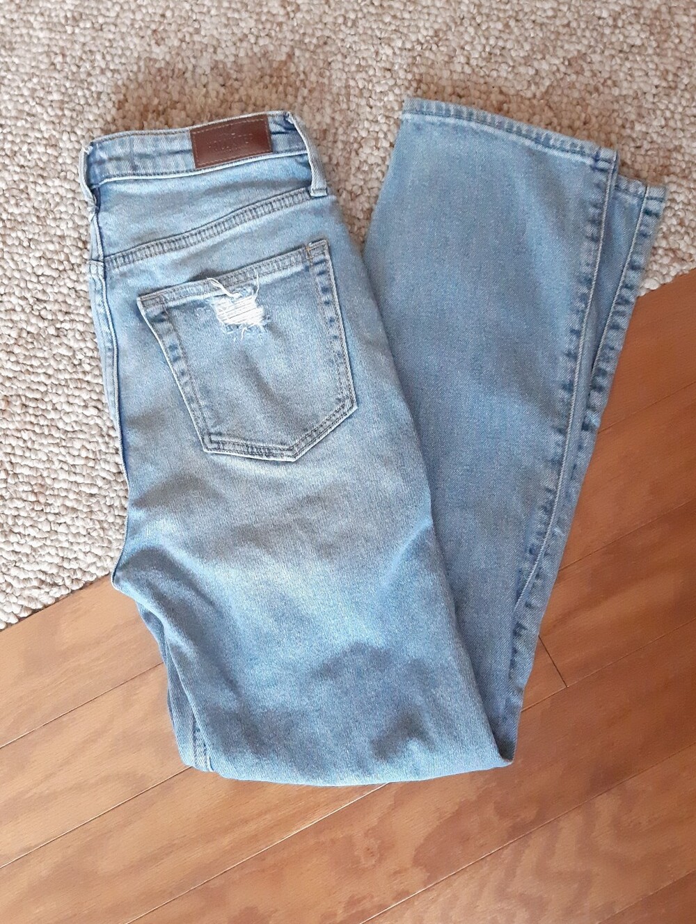 Hollister Destroyed Ultra High Rise Vintage Straight Jeans size 3 Long